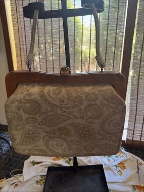 Vintage-Inspired Paisley Frame Top Handbag in Beige